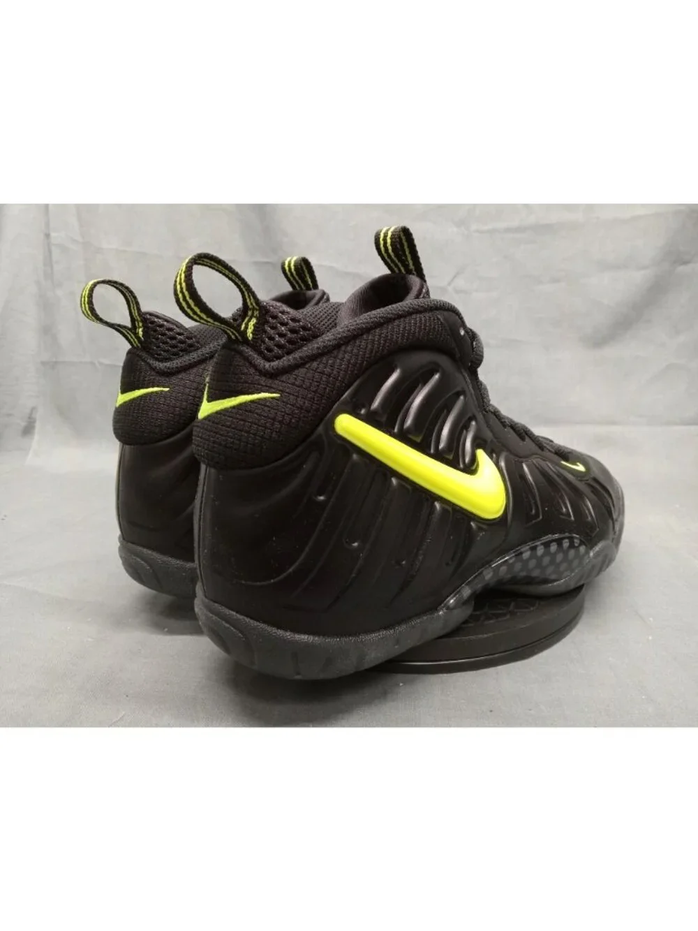 Nike little posite